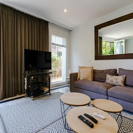 White Pearl Elviria H1 Apartment